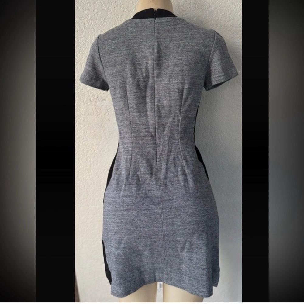 Madewell Grey Knit Pleated Fit & Flare Dress Black Trim Size 4 Short Sleeve - Picture 3 of 11